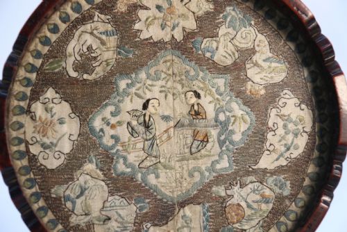 ANTIQUE CHINESE CARVED HARDWOOD AND SILK EMBROIDERED TRAY CIRCA 1860 - ADDITIONAL PHOTO 5