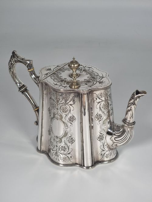 AN ENGLISH VICTORIAN SILVER PLATED TEACOFFEE SET LARGE AND ORNATE DECORATIVE FOUR PIECE SET - ADDITIONAL PHOTO 10