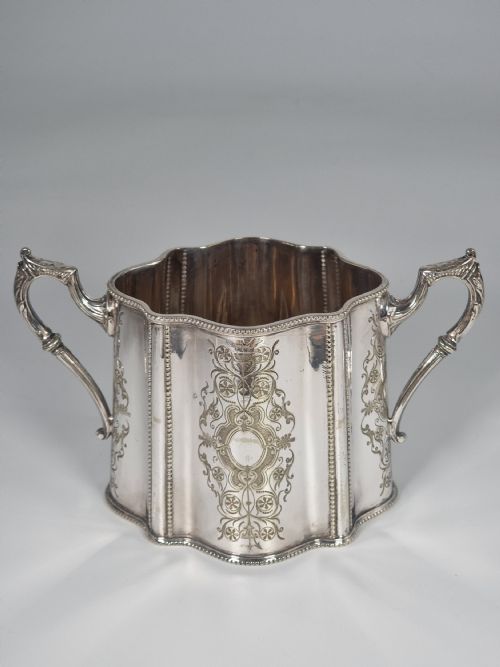 AN ENGLISH VICTORIAN SILVER PLATED TEACOFFEE SET LARGE AND ORNATE DECORATIVE FOUR PIECE SET - ADDITIONAL PHOTO 26