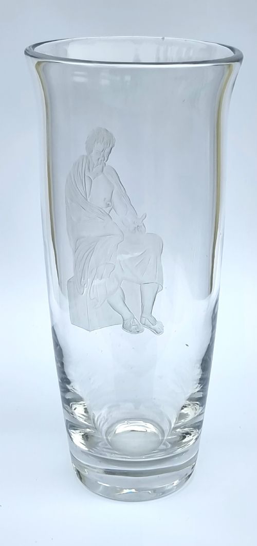 ENGLISH WHEEL ENGRAVED GLASS VASE WITH SOCRATES THE GREEK PHILOSOPHER - ADDITIONAL PHOTO 3