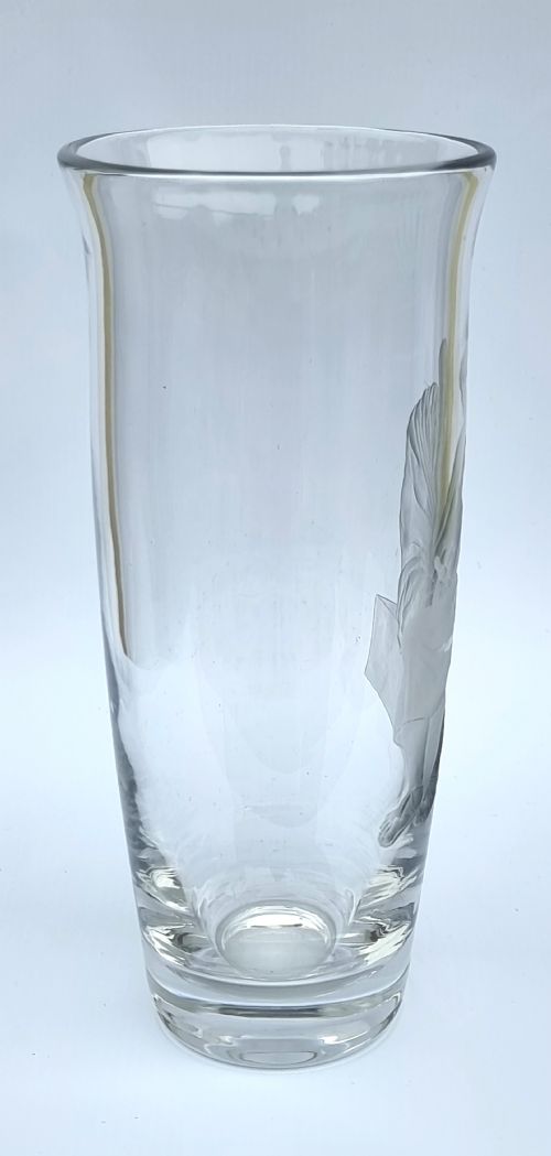 ENGLISH WHEEL ENGRAVED GLASS VASE WITH SOCRATES THE GREEK PHILOSOPHER - ADDITIONAL PHOTO 4
