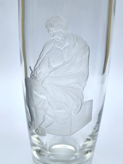 ENGLISH WHEEL ENGRAVED GLASS VASE WITH SOCRATES THE GREEK PHILOSOPHER - ADDITIONAL PHOTO 6