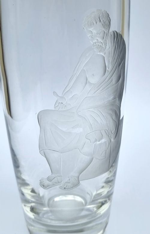 ENGLISH WHEEL ENGRAVED GLASS VASE WITH SOCRATES THE GREEK PHILOSOPHER - ADDITIONAL PHOTO 7