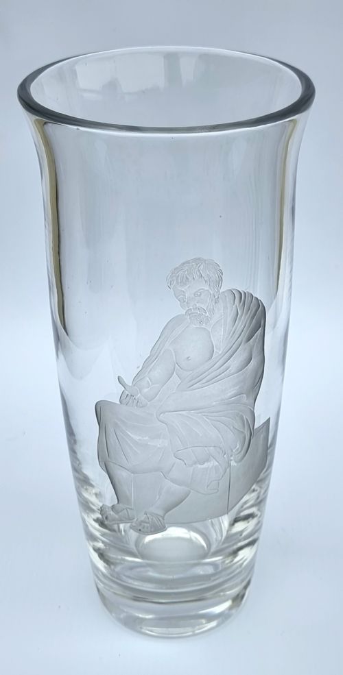 ENGLISH WHEEL ENGRAVED GLASS VASE WITH SOCRATES THE GREEK PHILOSOPHER - ADDITIONAL PHOTO 10