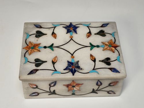 fig 1. A fine Indian pietra dura marble and hardstone box, C 1900