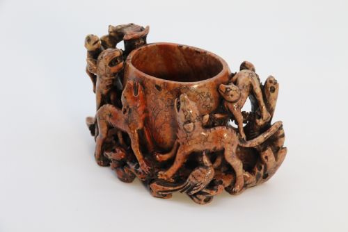 A LATE 19TH CENTURY CHINESE CARVED SOAPSTONE BRUSH POT CIRCA 1890 - ADDITIONAL PHOTO 1