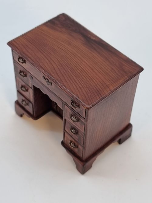 ANTIQUE MINIATURE YEW WOOD KNEEHOLE DESK ENGLISH CIRCA 1910 - ADDITIONAL PHOTO 8