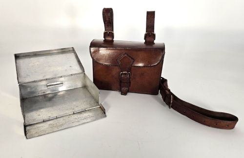 fig 1. Antique leather saddle/sandwich case
hunting/equestrian.
