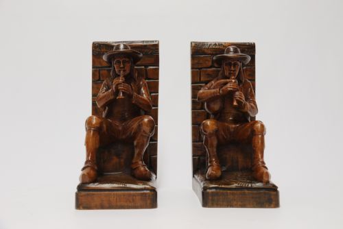 A PAIR OF BLACK FOREST CARVED WALNUT BOOKENDS CIRCA 1900 - ADDITIONAL PHOTO 5