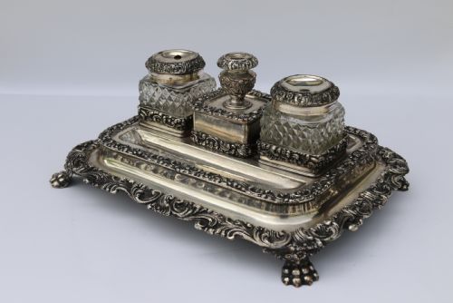 AN EARLY ENGLISH SHEFFIELD PLATE LARGE DESK INK STAND CIRCA 1820 - ADDITIONAL PHOTO 3