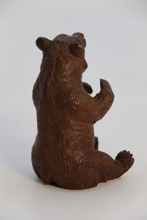 A PAIR OF BLACK FOREST HAND CARVED LINDEN WOOD BEARS CIRCA 1900 - ADDITIONAL PHOTO 16