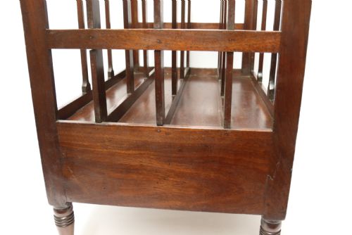 EARLY 19TH CENTURY ENGLISH GEORGE III MAHOGANY CANTERBURY OR MAGAZINE RACK CIRCA 1810 - ADDITIONAL PHOTO 11