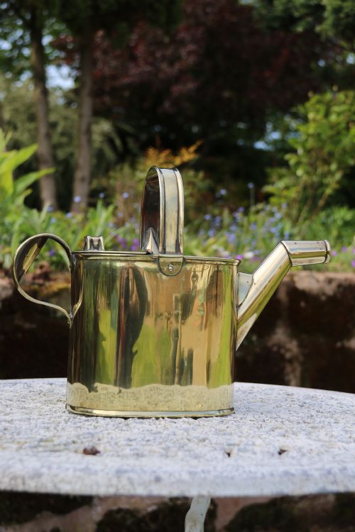 19TH CENTURY MATCHED PAIR OF BRASS COUNTRY HOUSE WATERING CANS - ADDITIONAL PHOTO 14