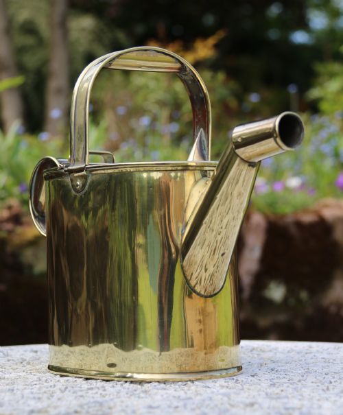 19TH CENTURY MATCHED PAIR OF BRASS COUNTRY HOUSE WATERING CANS - ADDITIONAL PHOTO 22