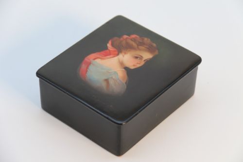 ANTIQUE RUSSIAN LACQUERED BOX HAND PAINTED WITH A PORTRAIT - ADDITIONAL PHOTO 5