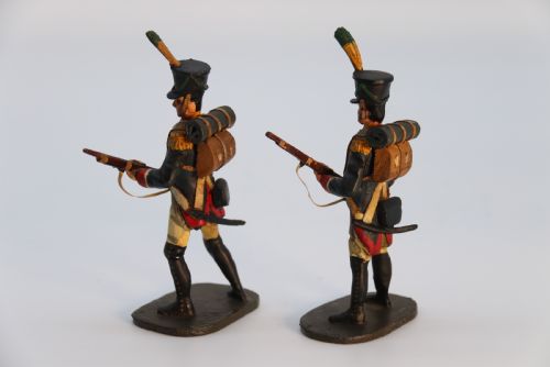 A GROUP OF TEN HAND CARVED AND PAINTED WOODEN NAPOLEONIC SOLDIER FIGURES - ADDITIONAL PHOTO 14