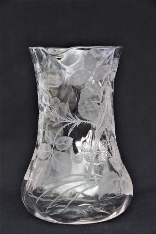 A VERY FINE STOURBRIDGE HAND WHEEL ENGRAVED GLASS VASE ENGLISH CIRCA 1890 - ADDITIONAL PHOTO 4