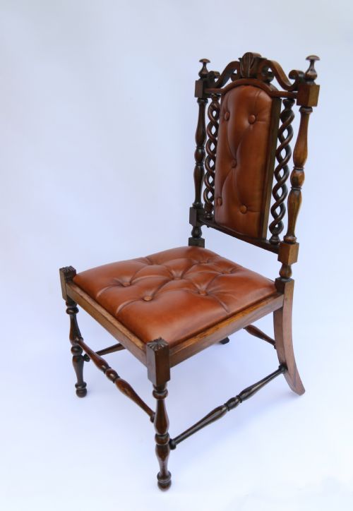 CHILDS CHAIR UPHOLSTERED IN BUTTONED LEATHER ROSEWOOD CARVED AND TURNED FRAME C 1840 - ADDITIONAL PHOTO 6