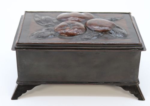 ARTS AND CRAFTS COPPER REPOUSSE HAND DECORATED BOX CIRCA 1900 IN A WILLIAM MORRIS STYLE - ADDITIONAL PHOTO 5