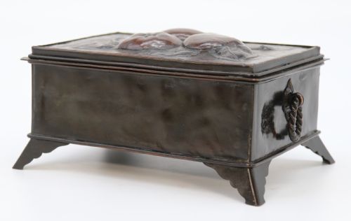 ARTS AND CRAFTS COPPER REPOUSSE HAND DECORATED BOX CIRCA 1900 IN A WILLIAM MORRIS STYLE - ADDITIONAL PHOTO 13