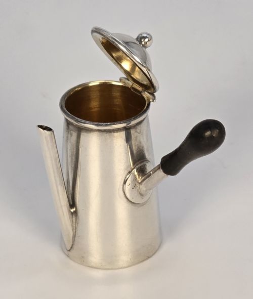 A RARE EDWARDIAN SOLID SILVER MINIATURE CHOCOLATE POT SET - ADDITIONAL PHOTO 6