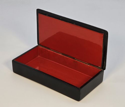 A RUSSIAN HAND PAINTED PAPIER MCH BOX SIGNED CIRCA 1920 - ADDITIONAL PHOTO 4