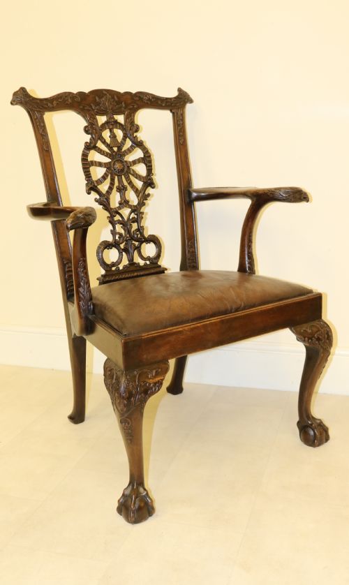 ENGLISH CHIPPENDALE STYLE ARMCHAIR CIRCA 1880 - ADDITIONAL PHOTO 1
