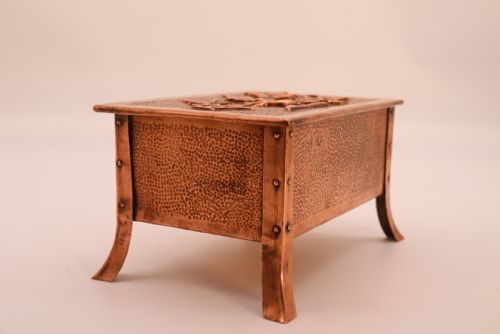 AN ARTS AND CRAFTS PERIOD COPPER CIGAR BOX CIRCA 1900 - ADDITIONAL PHOTO 11