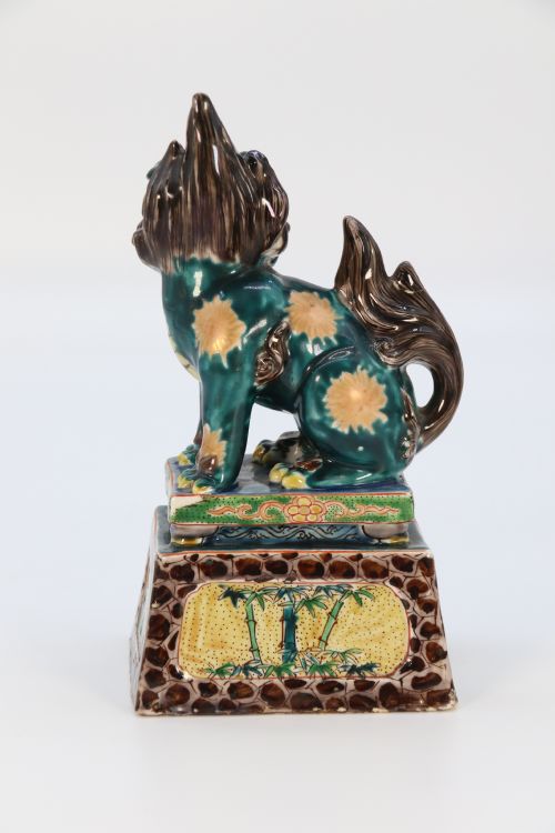 A HIGHLY DECORATIVE PAIR OF CHINESE POTTERY BUDDHIST LIONS CIRCA 1900 - ADDITIONAL PHOTO 10