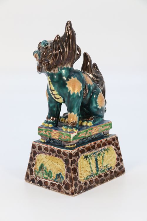A HIGHLY DECORATIVE PAIR OF CHINESE POTTERY BUDDHIST LIONS CIRCA 1900 - ADDITIONAL PHOTO 18