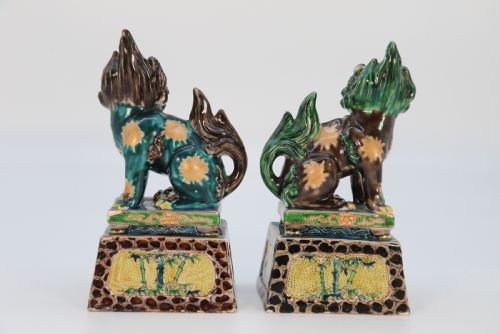 A HIGHLY DECORATIVE PAIR OF CHINESE POTTERY BUDDHIST LIONS CIRCA 1900 - ADDITIONAL PHOTO 24