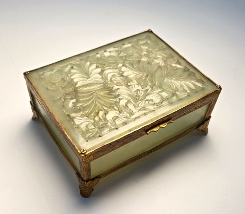 fig 1. A Chinese carved jade and gilt metal mounted jewellery box