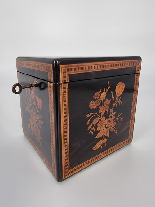A MID 19TH CENTURY ITALIAN GRAND TOUR SORRENTO MARQUETRY BOX CIRCA 1860 - ADDITIONAL PHOTO 9