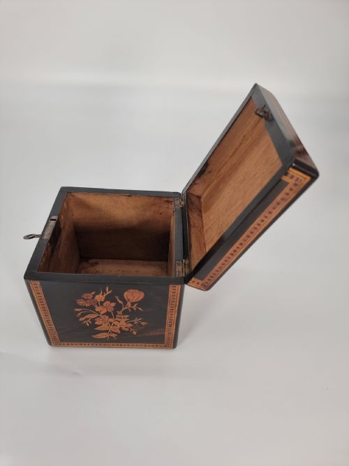 A MID 19TH CENTURY ITALIAN GRAND TOUR SORRENTO MARQUETRY BOX CIRCA 1860 - ADDITIONAL PHOTO 13