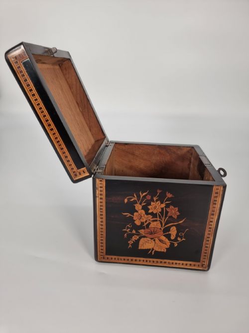 A MID 19TH CENTURY ITALIAN GRAND TOUR SORRENTO MARQUETRY BOX CIRCA 1860 - ADDITIONAL PHOTO 16