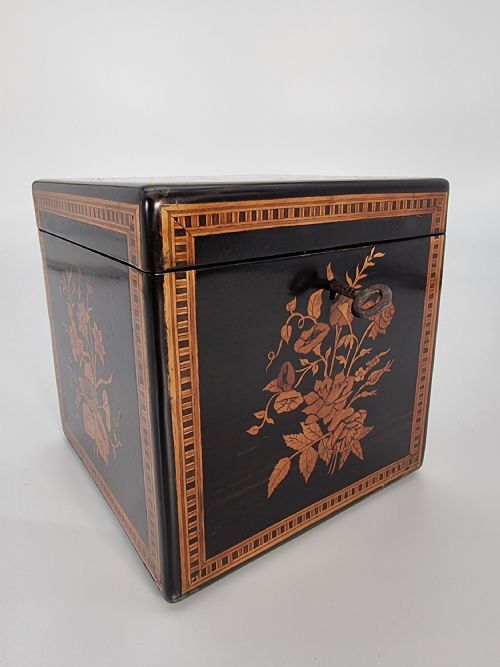 A MID 19TH CENTURY ITALIAN GRAND TOUR SORRENTO MARQUETRY BOX CIRCA 1860 - ADDITIONAL PHOTO 19
