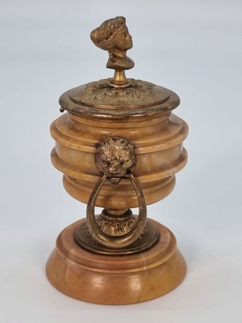 A FRENCH GILT BRONZE AND MARBLE INKWELL CIRCA 1870 - ADDITIONAL PHOTO 2