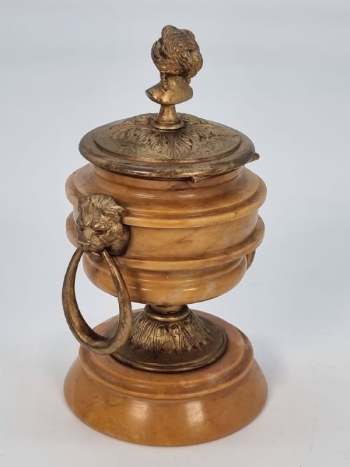 A FRENCH GILT BRONZE AND MARBLE INKWELL CIRCA 1870 - ADDITIONAL PHOTO 4