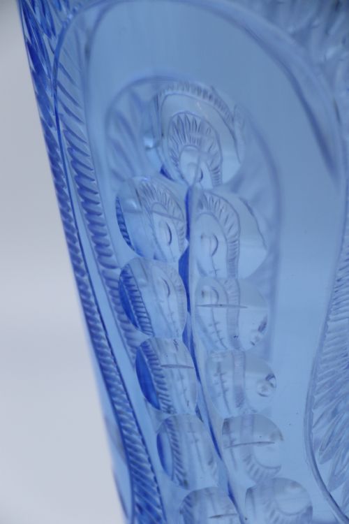 A STUNNING ART DECO SAPPHIRE BLUE CUT GLASS VASE CIRCA 1930 - ADDITIONAL PHOTO 4