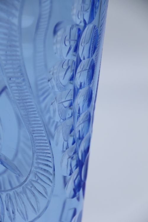 A STUNNING ART DECO SAPPHIRE BLUE CUT GLASS VASE CIRCA 1930 - ADDITIONAL PHOTO 9