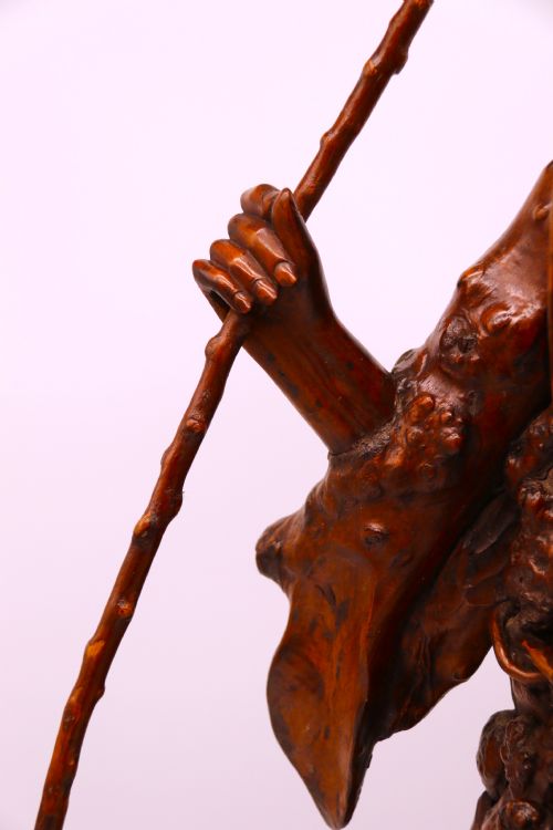 CHINESE BURR ROOT WOOD CARVING OF A SCHOLAR CIRCA 1870 - ADDITIONAL PHOTO 11