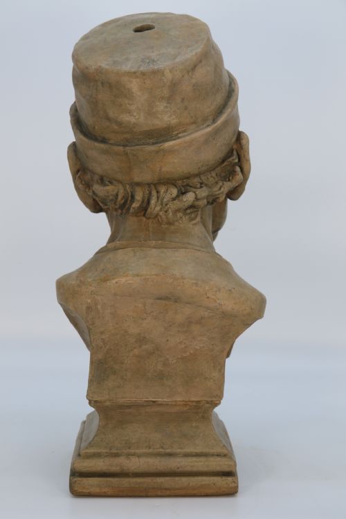 A LARGE 19TH CENTURY SIMULATED STONE PLASTER BUST OF A MEDIEVAL GENTLEMAN - ADDITIONAL PHOTO 7