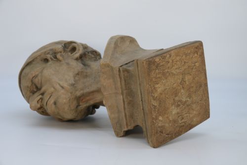 A LARGE 19TH CENTURY SIMULATED STONE PLASTER BUST OF A MEDIEVAL GENTLEMAN - ADDITIONAL PHOTO 13