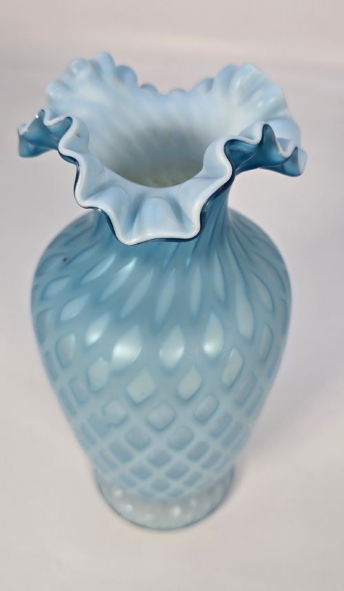 A LARGE VICTORIAN BLUE SATIN GLASS VASE ENGLISH CIRCA 1880 - ADDITIONAL PHOTO 4