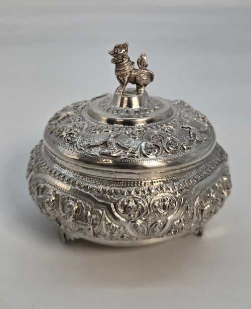 A SUPERB RAJ PERIOD INDIAN SILVER JAR AND COVER - ADDITIONAL PHOTO 2