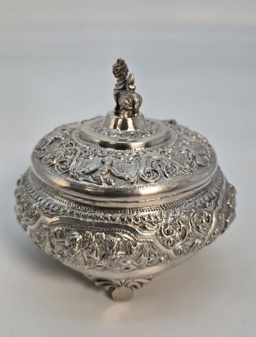 A SUPERB RAJ PERIOD INDIAN SILVER JAR AND COVER - ADDITIONAL PHOTO 4