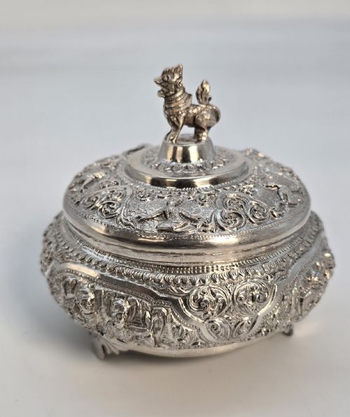 A SUPERB RAJ PERIOD INDIAN SILVER JAR AND COVER - ADDITIONAL PHOTO 9