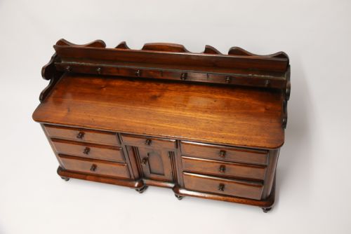 MINIATURE MAHOGANY DRESSER BASE ENGLISH CIRCA 1850 - ADDITIONAL PHOTO 12