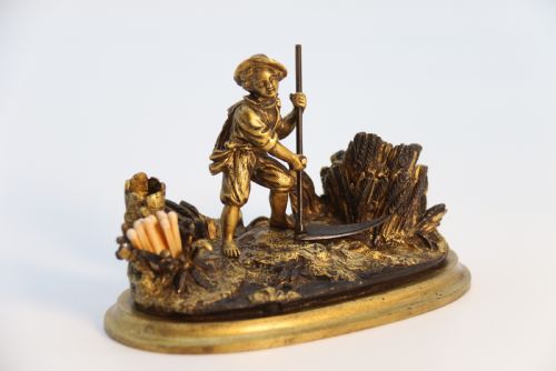 A FRENCH GILT BRONZE INKSTAND OF SMALL PROPORTIONS CIRCA 1860 - ADDITIONAL PHOTO 1
