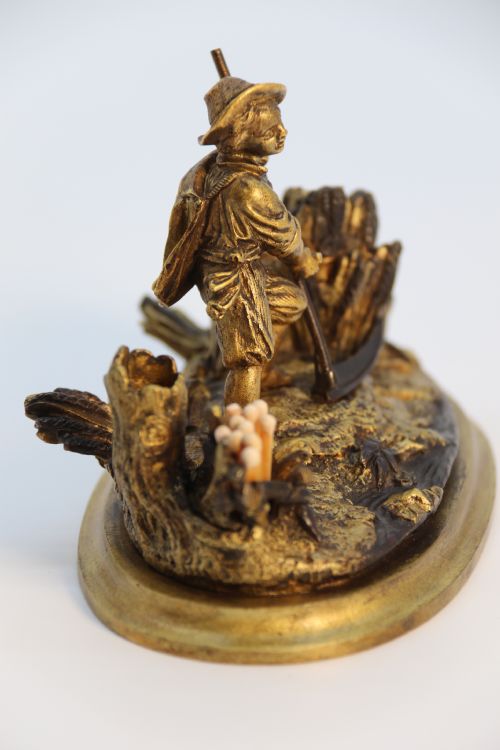 A FRENCH GILT BRONZE INKSTAND OF SMALL PROPORTIONS CIRCA 1860 - ADDITIONAL PHOTO 2